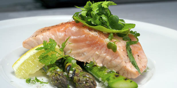 Foil-Baked-Norwegian-Salmon-with-Roasted-Asparagus_large